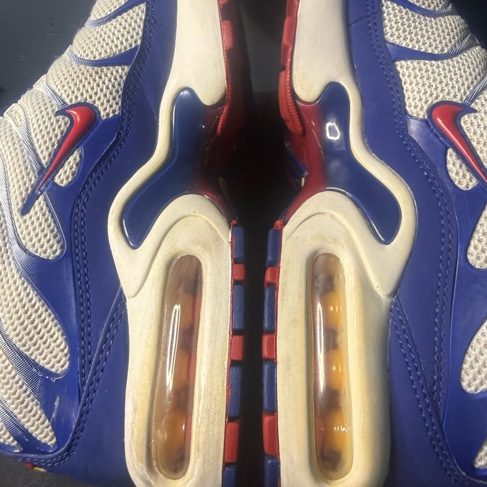 Nike air max plus Sneakers with Red Swoosh - Picture 8 of 8